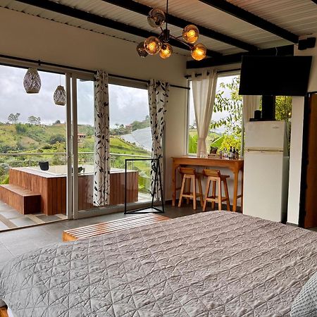 Hotel Campestre Alto Lindo En Guatape Exterior photo