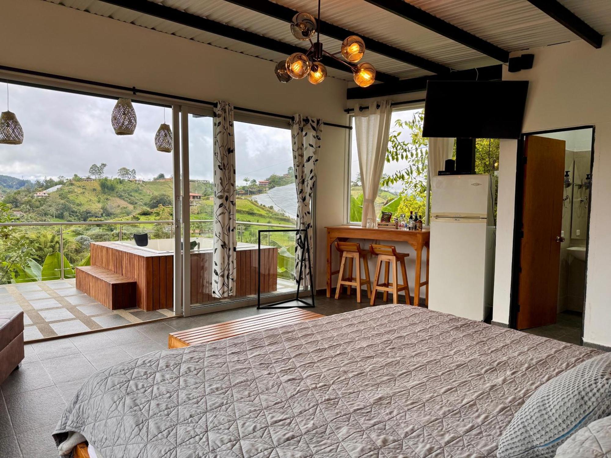 Hotel Campestre Alto Lindo En Guatape Exterior photo