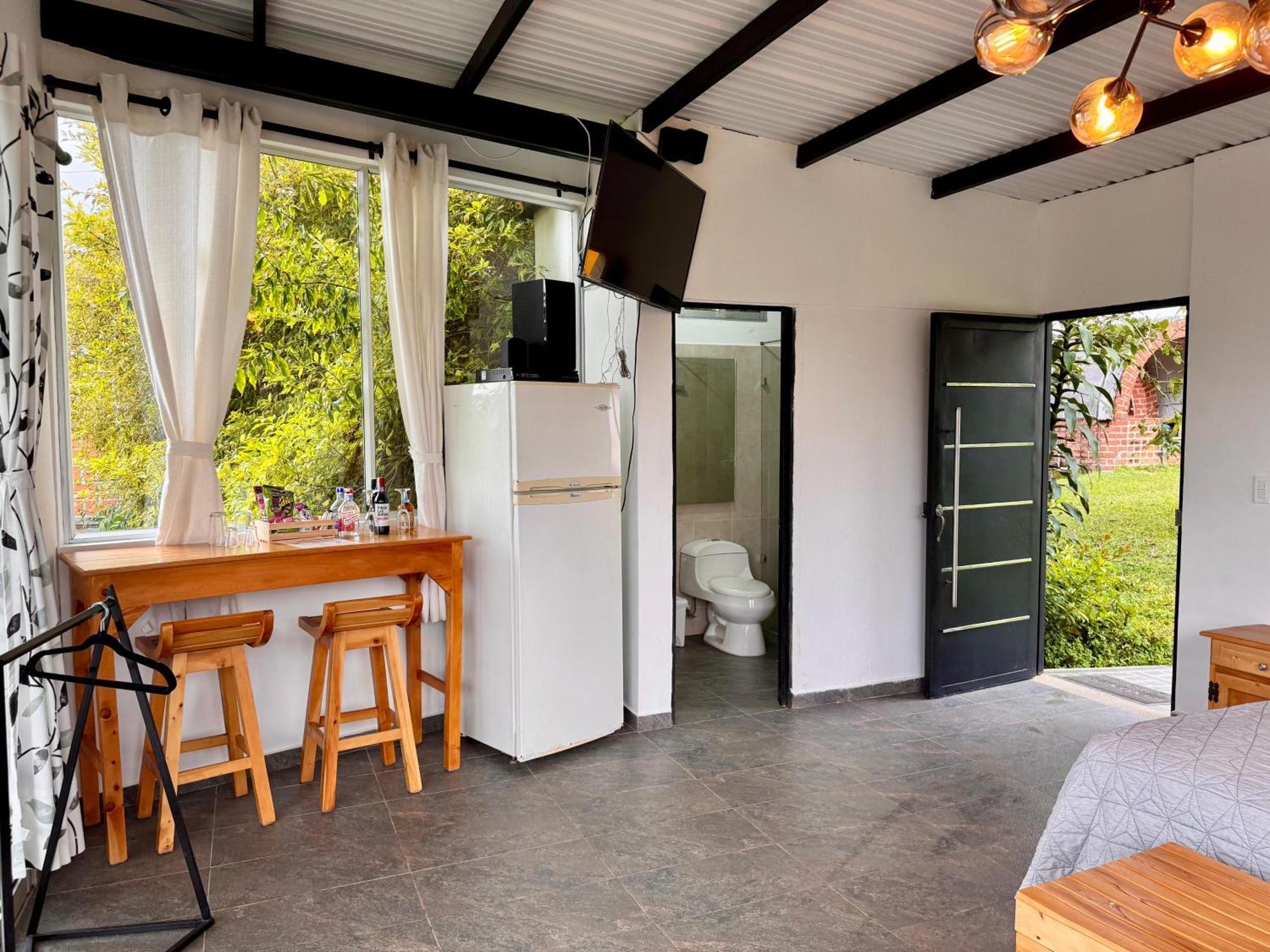 Hotel Campestre Alto Lindo En Guatape Exterior photo