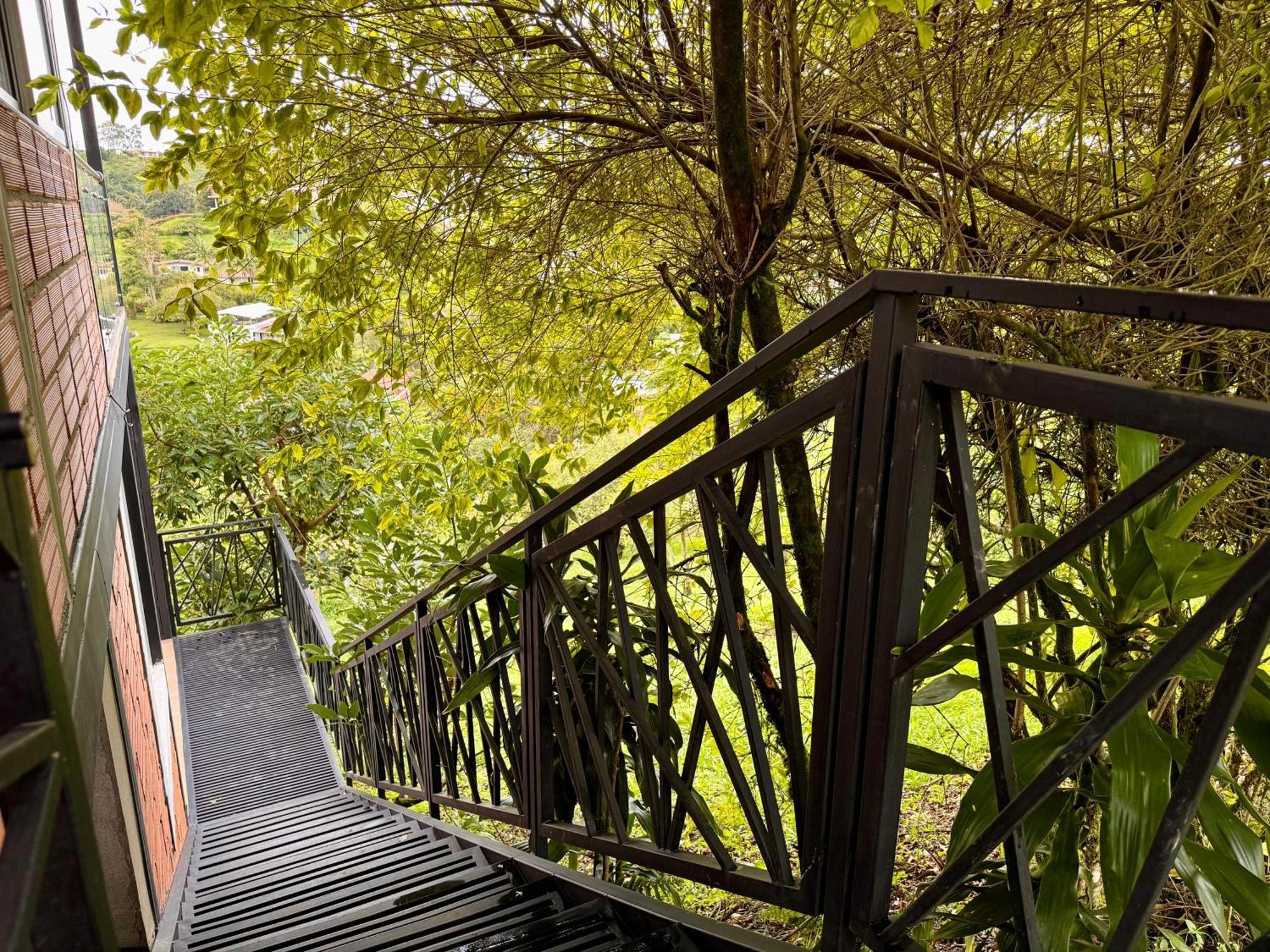 Hotel Campestre Alto Lindo En Guatape Exterior photo