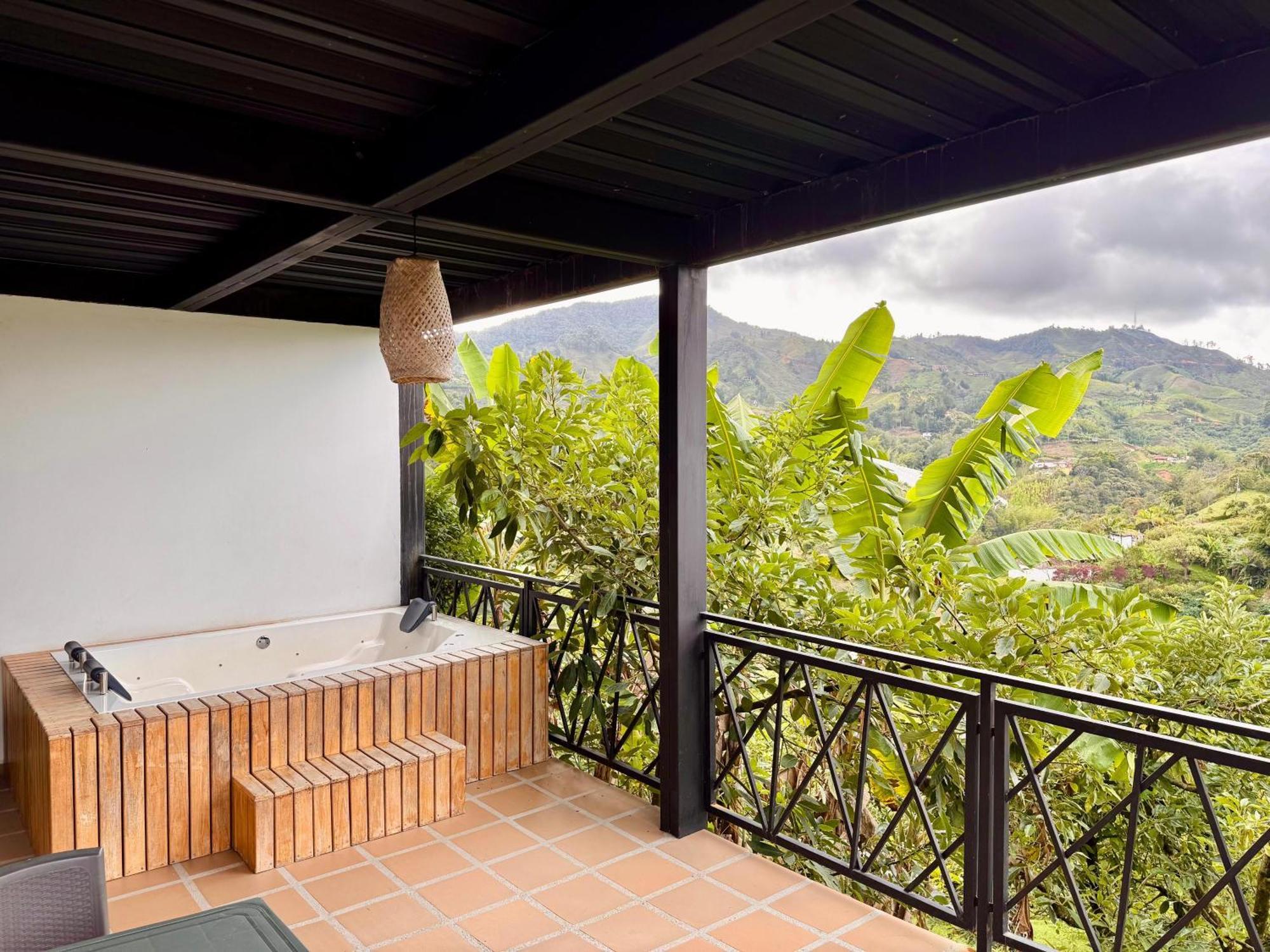 Hotel Campestre Alto Lindo En Guatape Exterior photo