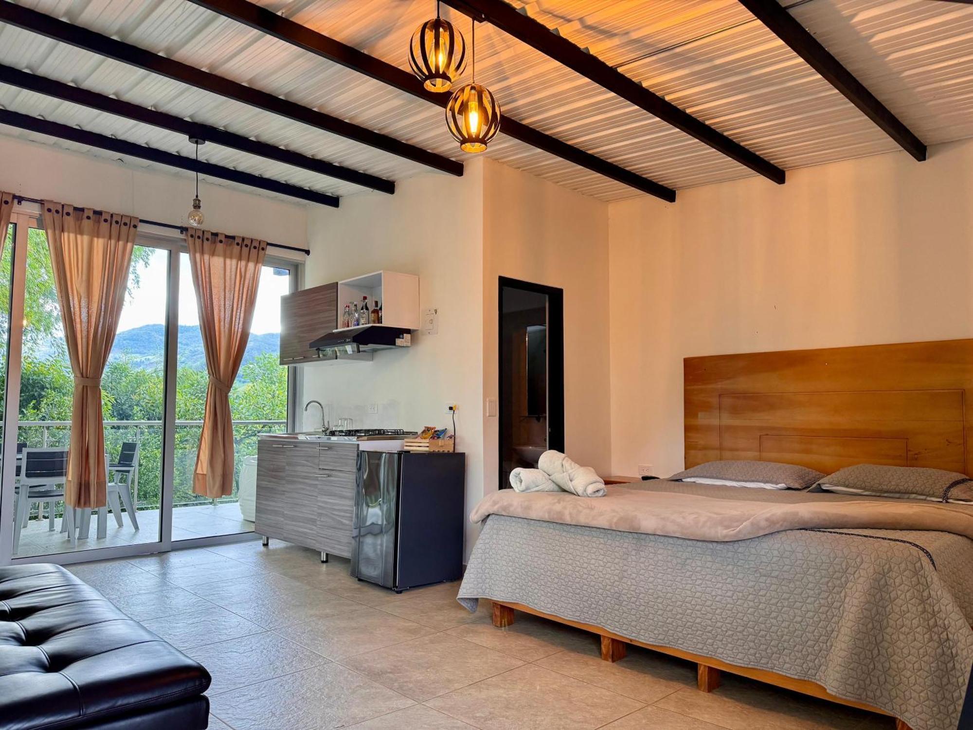 Hotel Campestre Alto Lindo En Guatape Exterior photo