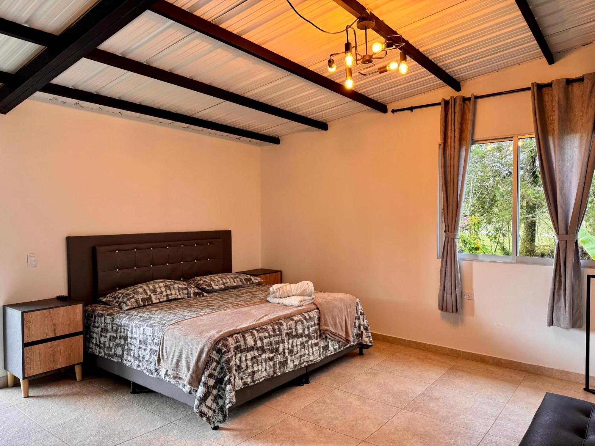 Hotel Campestre Alto Lindo En Guatape Exterior photo
