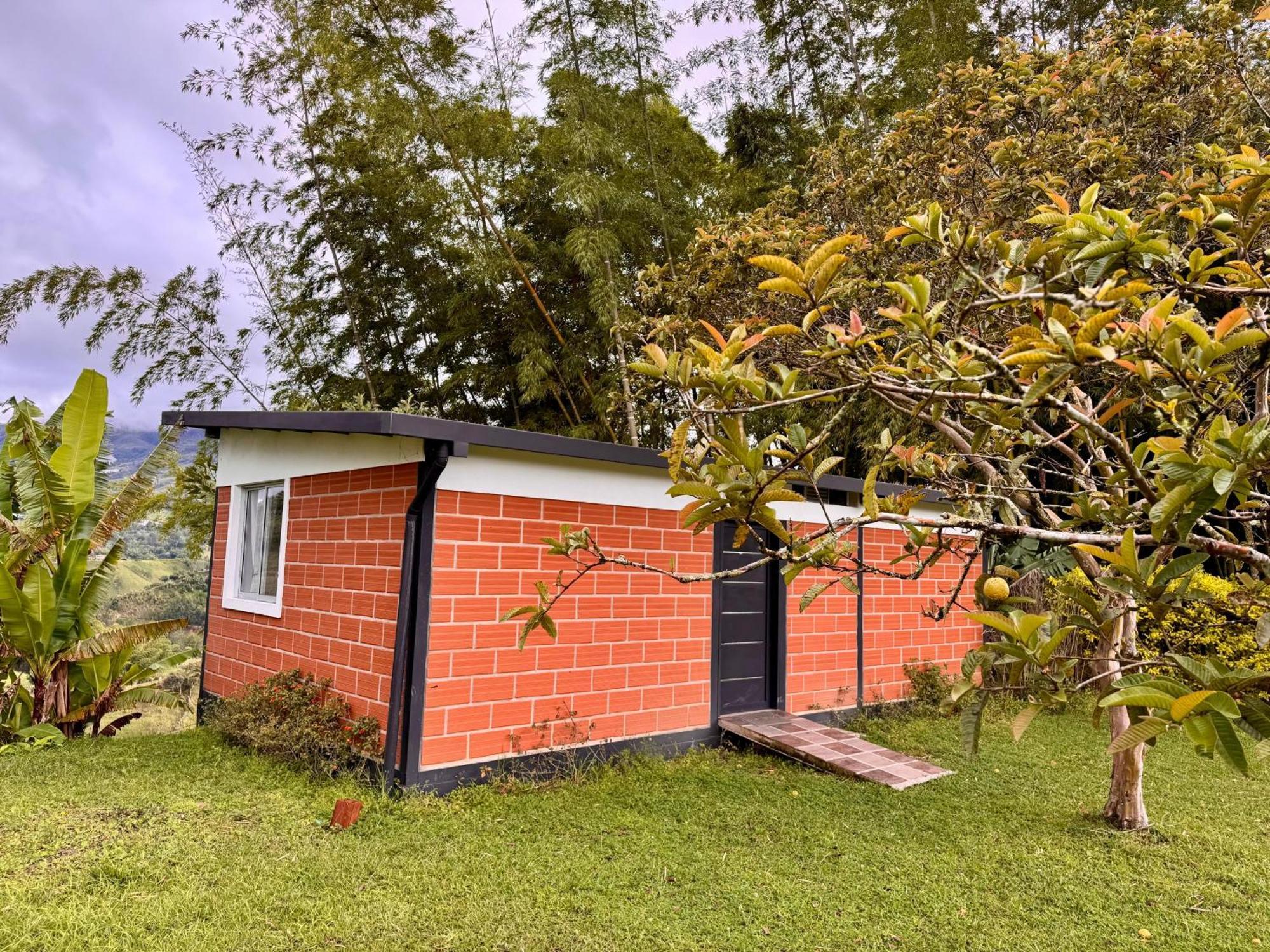 Hotel Campestre Alto Lindo En Guatape Exterior photo
