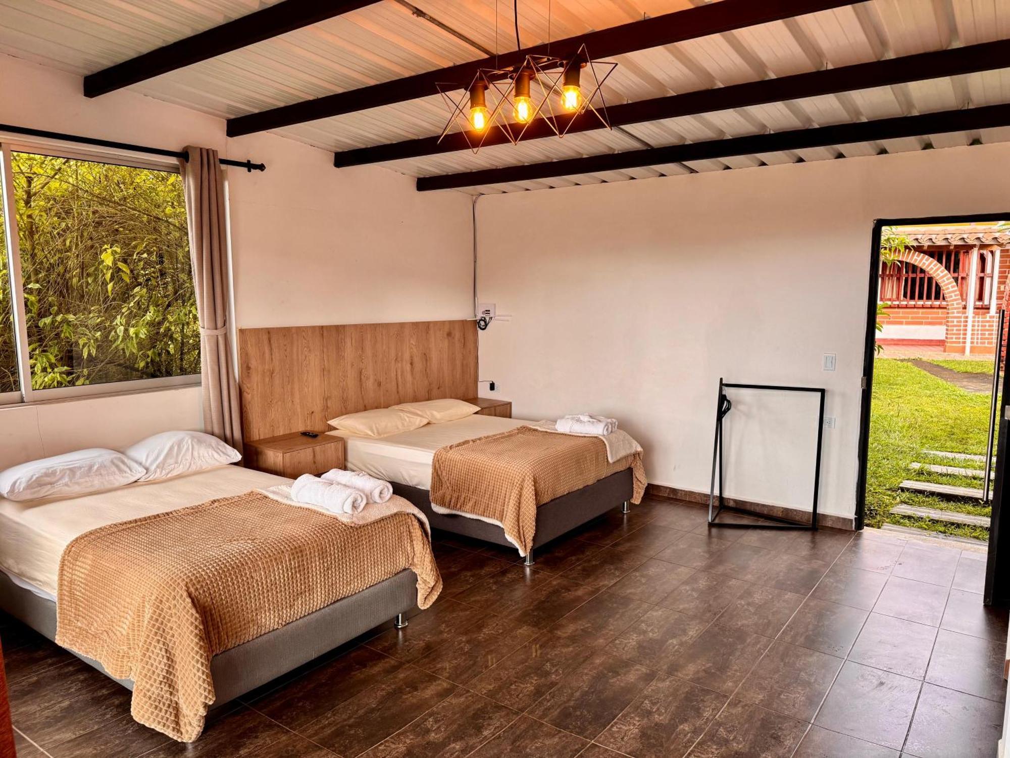 Hotel Campestre Alto Lindo En Guatape Exterior photo