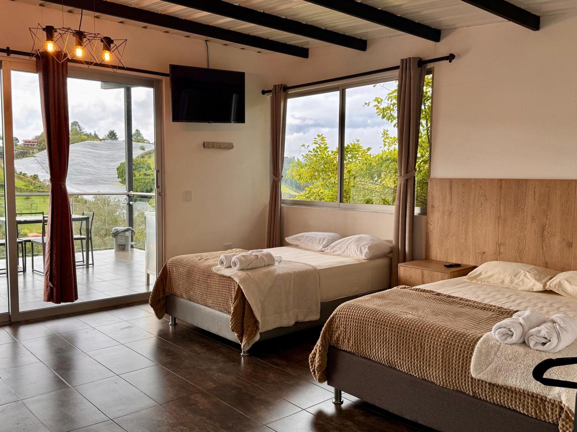 Hotel Campestre Alto Lindo En Guatape Exterior photo