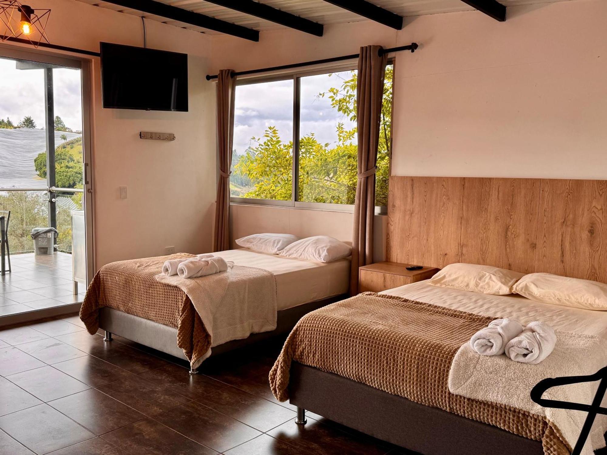 Hotel Campestre Alto Lindo En Guatape Exterior photo