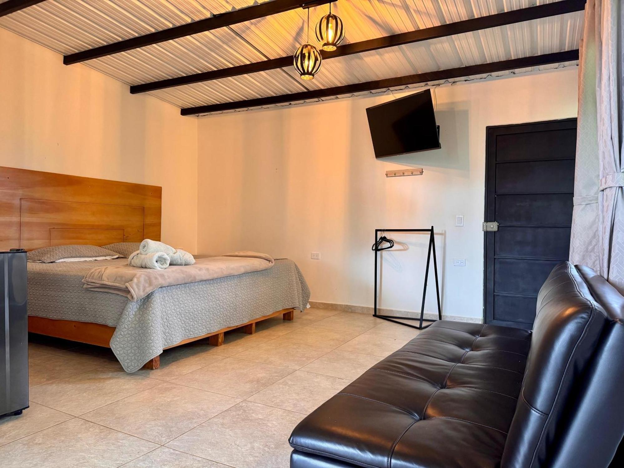 Hotel Campestre Alto Lindo En Guatape Exterior photo