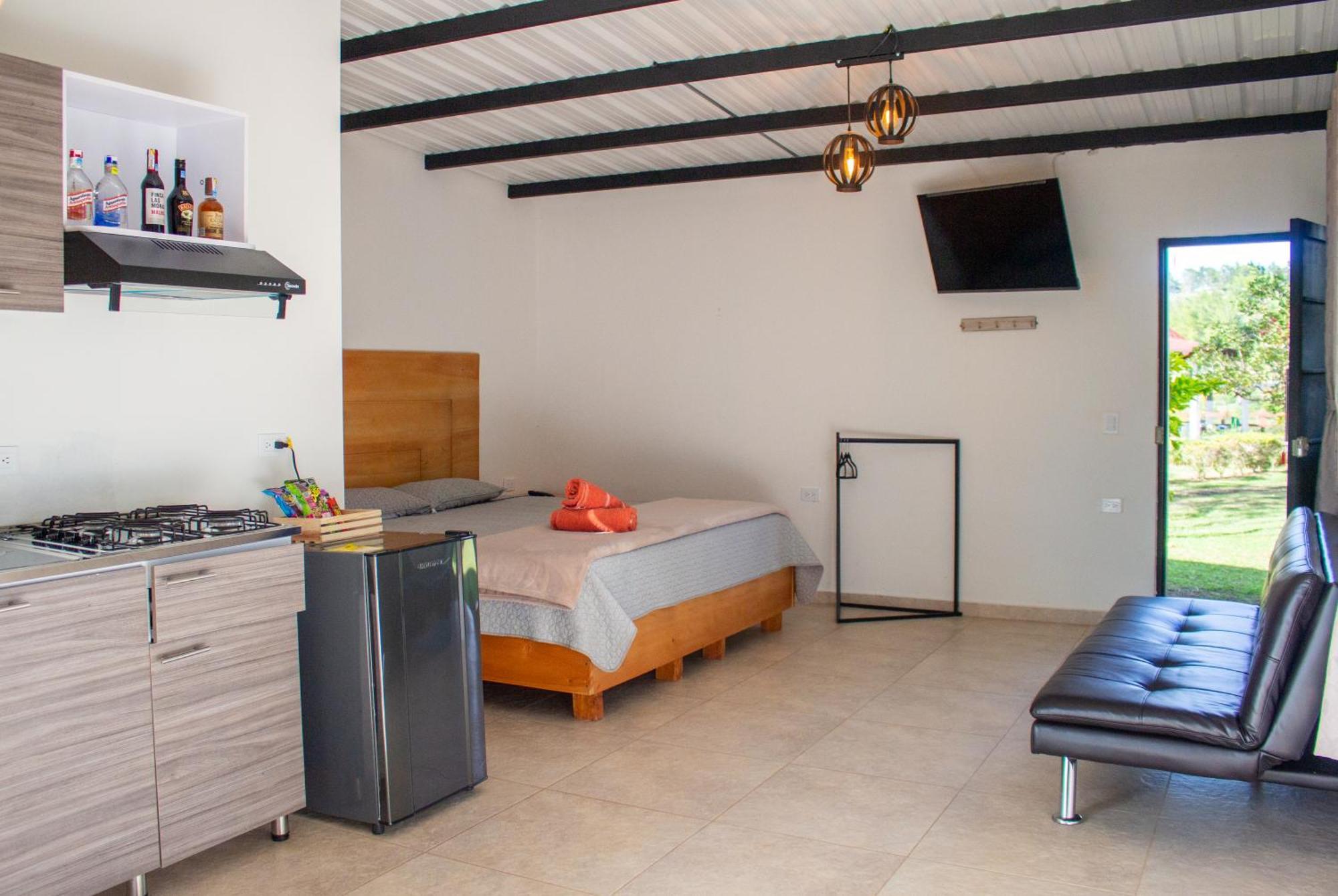 Hotel Campestre Alto Lindo En Guatape Exterior photo