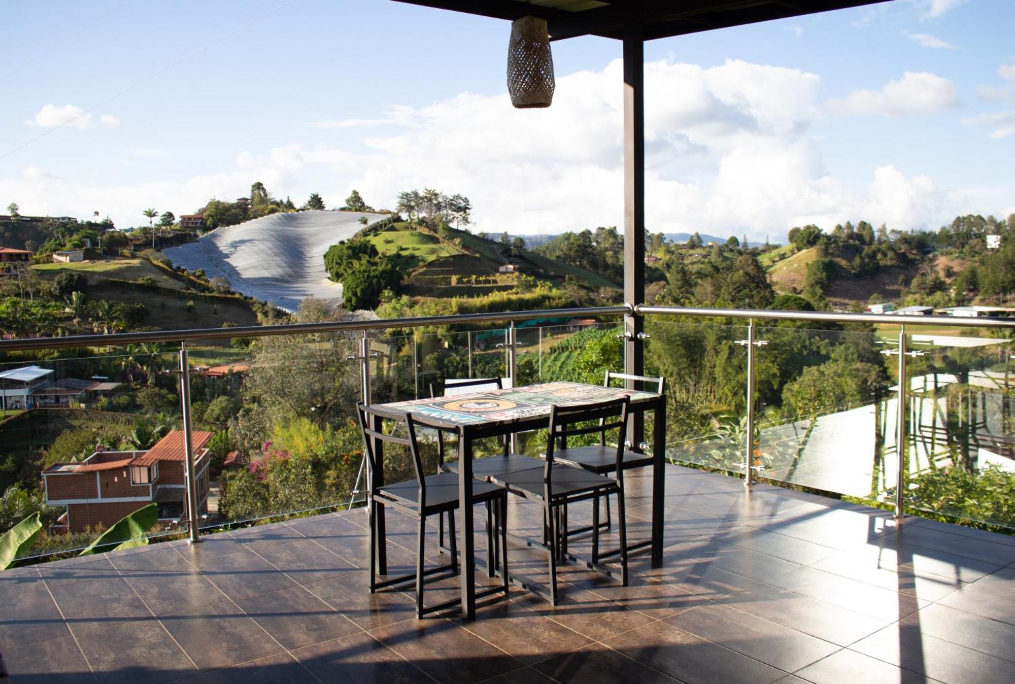 Hotel Campestre Alto Lindo En Guatape Exterior photo