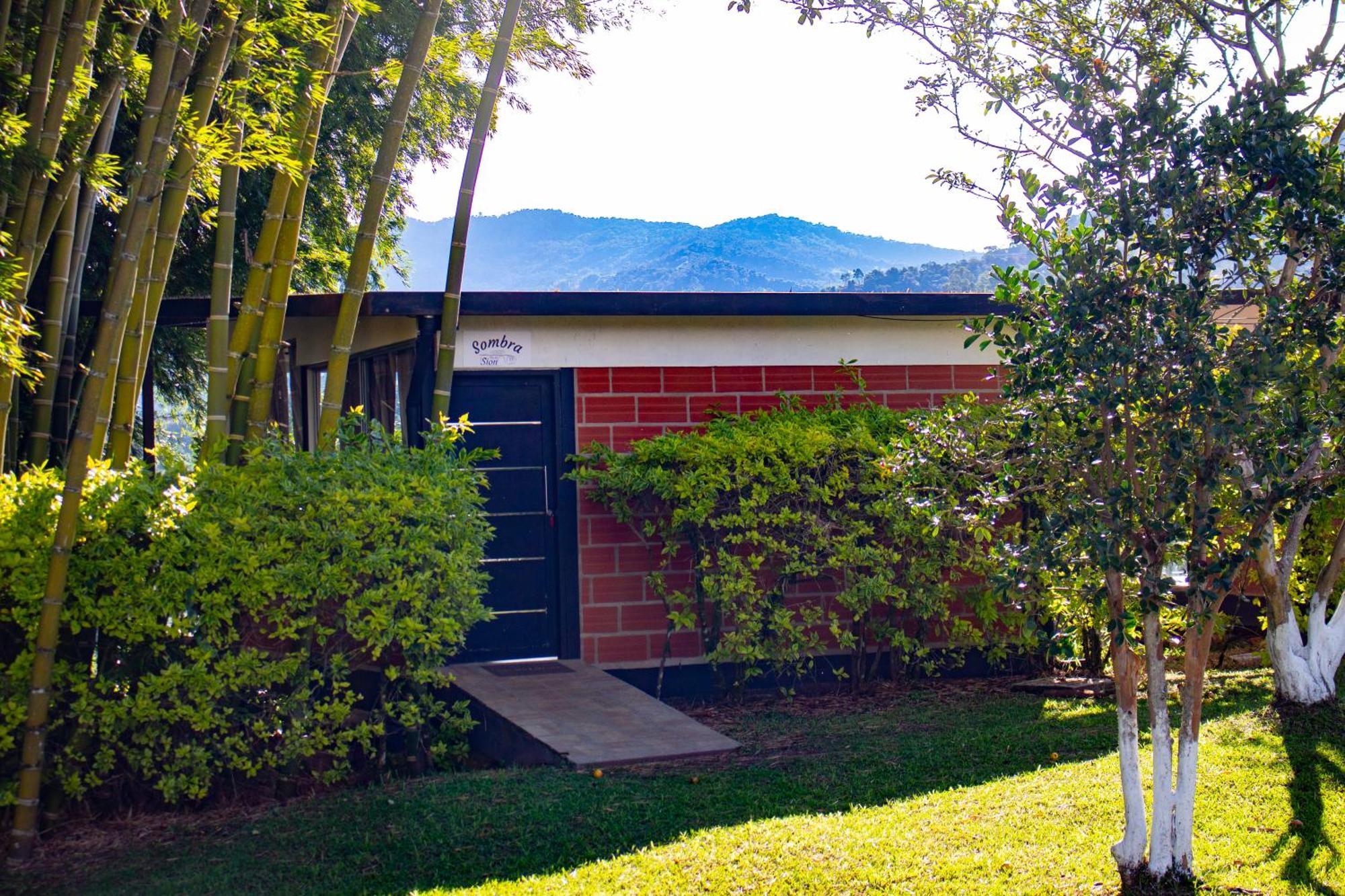 Hotel Campestre Alto Lindo En Guatape Exterior photo
